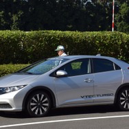 1.0リットル VTEC TURBOエンジンを搭載したホンダ シビック