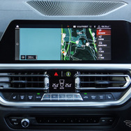 BMW 3シリーズ 新型（330i Mスポーツ）