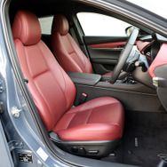 新型 マツダ3 ファストバック SIGNATURE STYLE XD Burgundy Selection