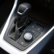 トヨタ RAV4 ハイブリッド 新型