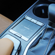 レクサス UX250h