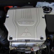 三菱 アウトランダーPHEV（Sエディション）