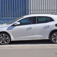 ルノー メガーヌ PHEV スクープ写真