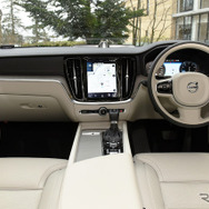 ボルボ V60クロスカントリー T5 Pro