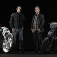 HOT-DOCK CUSTOM-CYCLESの河北啓二氏とKen’s Factoryの永井健次氏。