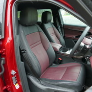 レンジローバー イヴォーク 新型（R-DYNAMIC HSE P300 MHEV）
