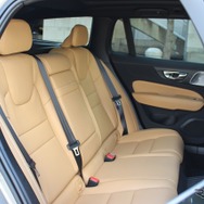 ボルボ V60 T6ツインエンジン（T6 TWIN ENGINE AWD INSCRIPTION）