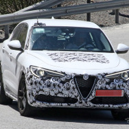 アルファロメオ ステルヴィオ 改良新型 スクープ写真