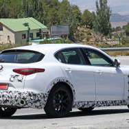 アルファロメオ ステルヴィオ 改良新型 スクープ写真