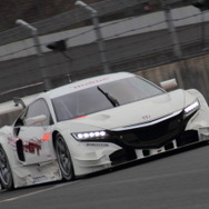 NSX CONCEPT-GTに乗るマルク・マルケス