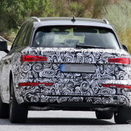 アウディ Q5 改良新型（PHEV）スクープ写真