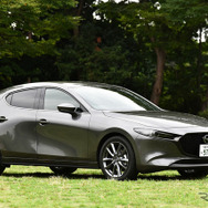 マツダ3新型、ファストバック