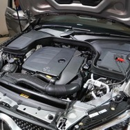 メルセデスベンツ GLC 改良新型（GLC 300 4MATIC モハーベシルバー）