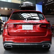 メルセデスベンツ GLC 改良新型（GLC 220d 4MATIC ヒヤシンスレッド）