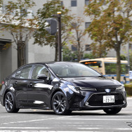 トヨタ・カローラ（セダン）ハイブリッド