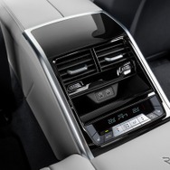 BMW M8 グランクーペ 新型