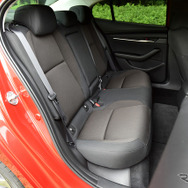 マツダ3 新型 セダン（SKYACTIV-D 1.8）