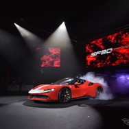 フェラーリSF90ストラダーレ日本導入