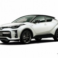 トヨタ C-HR S GRスポーツ（ブラック×ホワイトパールクリスタルシャイン）