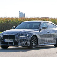 BMW i4 開発車両 スクープ写真