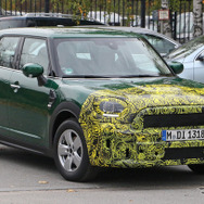 MINI クロスオーバー 改良新型（スクープ写真）