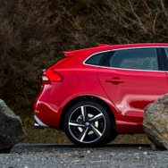 ボルボ V40 D4 Rデザイン