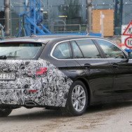 BMW 5シリーズツーリング 改良新型プロトタイプ（スクープ写真）