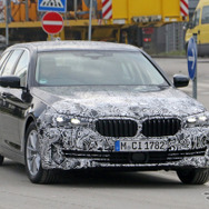 BMW 5シリーズツーリング 改良新型プロトタイプ（スクープ写真）
