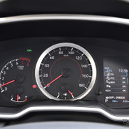 トヨタ カローラ 新型（1.8リットル ガソリン）