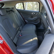 BMW 1シリーズ 新型（118i Play）