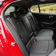 BMW 1シリーズ 新型（118i Play）