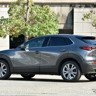 マツダCX-30