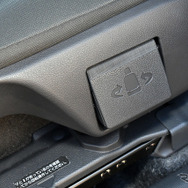 トヨタ ヤリス 新型 ターンチルトシート（プロトタイプ）