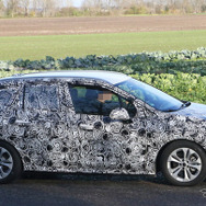 BMW 2シリーズアクティブツアラー 次期型プロトタイプ（スクープ写真）