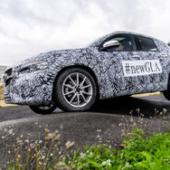 メルセデスベンツ GLA 新型の開発プロトタイプ