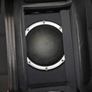 ユニットサブウーファーの使用例（製作ショップ：サウンドフリークス＜岩手県＞）。