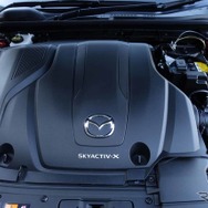 マツダ3 SKYACTIV-X（Lパッケージ）