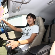 RX-8のトランクにロータリー形状のデザインを取り入れるなど、独自のカスタムインストールが施した福本さん。