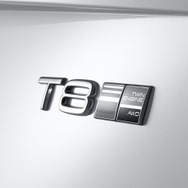 ボルボ S90 新型のT8
