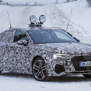 アウディ S3セダン 次期型プロトタイプ　スクープ写真