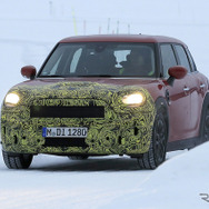 MINI クロスオーバー 改良新型プロトタイプ　スクープ写真