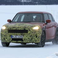 MINI クロスオーバー 改良新型プロトタイプ　スクープ写真