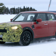 MINI クロスオーバー 改良新型プロトタイプ　スクープ写真