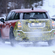 MINI クロスオーバー 改良新型プロトタイプ　スクープ写真