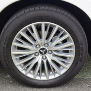 タイヤはトーヨー「PROXES R44」でサイズは225/55R18。