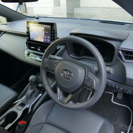 トヨタ カローラツーリング HYBRID W×B