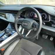 アウディ Q8 55 TFSI quattro debut paskage S Line