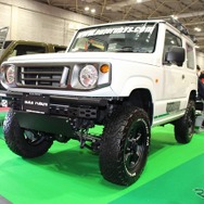 オートルビーズが製作したGood old jimny。クラシック22スタイルグリルや22用のルーフキャリアを現行ジムニーに装着。