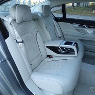 BMW 7シリーズ 新型（M760i xDrive）