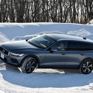 北海道の雪深いコースをボルボV60CCでテストドライブ